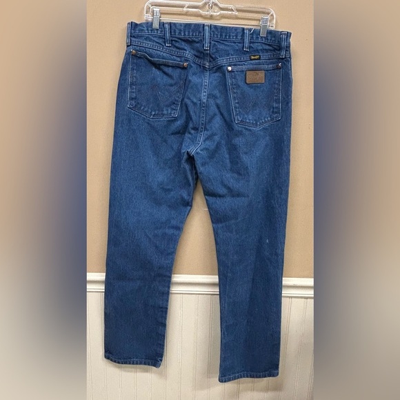 Wrangler Jeans Mens 38x29 Blue Medium Wash Straight Leg Cowboy 13MWZ - Picture 2 of 5